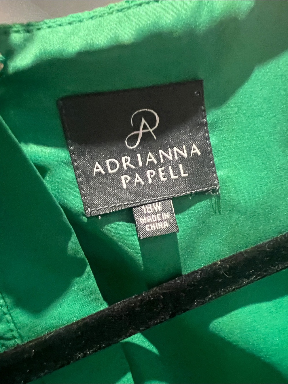 Adrianna Papell - Picture 4 of 5